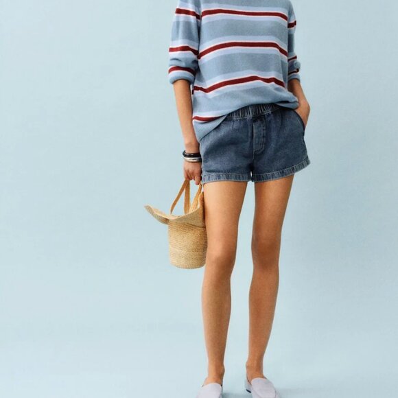 Reformation Theo Low Rise 2.5 Pull On Denim Shorts Blue - Size XS - Picture 2 of 4